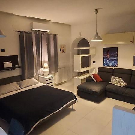 Appartamento Suite Deluxe Climatiz Cucina Giardino Wifi Smart Tv Amazon Prime Video Inclusi Aci Bonaccorsi Εξωτερικό φωτογραφία